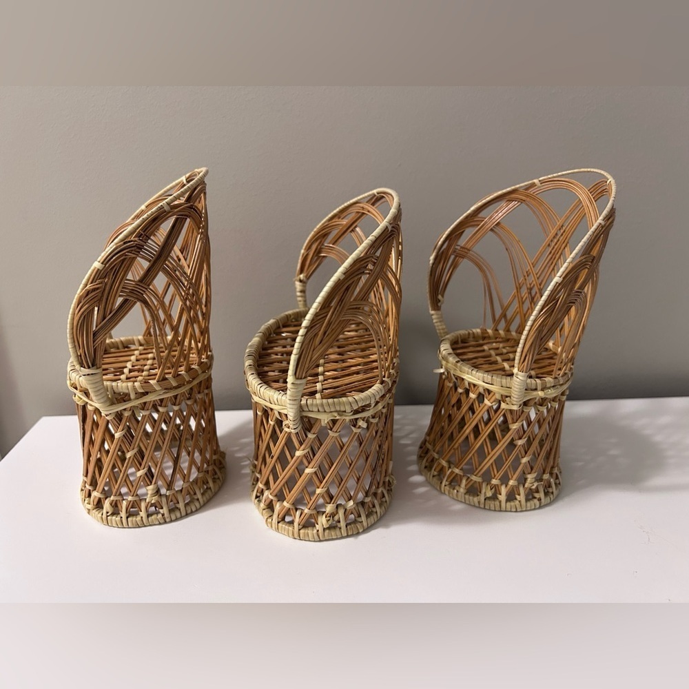 Vintage mini Wicker barbie doll furniture Chairs fan back peacock chairs settee - Picture 7 of 16